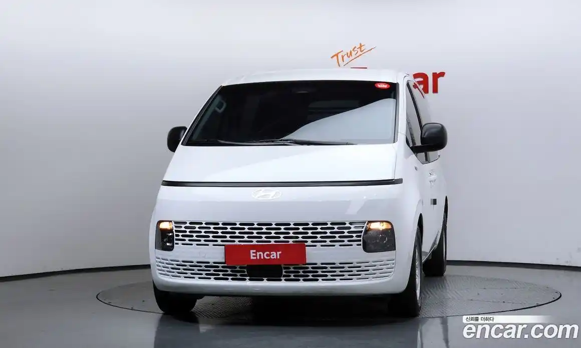 Hyundai Staria 2024 2.2 автомат (гидро), фото 3