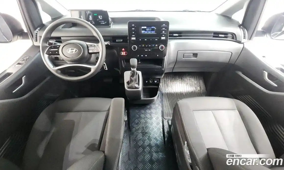 Hyundai Staria 2024 2.2 автомат (гидро), фото 10