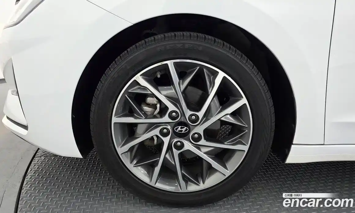 Hyundai Avante 2020 1.6 автомат (гидро), фото 5