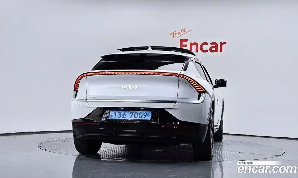 Kia EV6 2023 0.1 автомат (гидро), фото 4