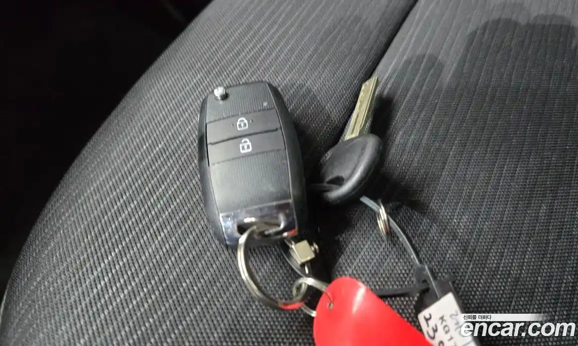 Kia Ray 2021 1.0 автомат (гидро), фото 27