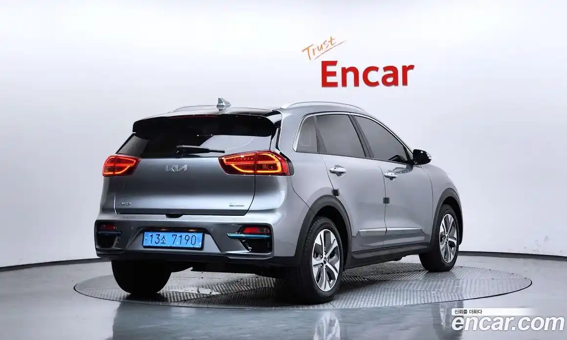 Kia Niro 2021 0.2 автомат (гидро), фото 2