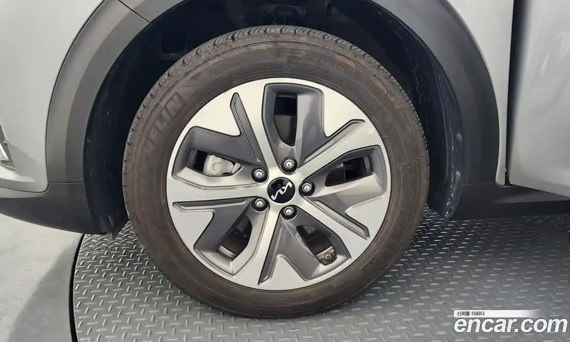 Kia Niro 2021 0.2 автомат (гидро), фото 5