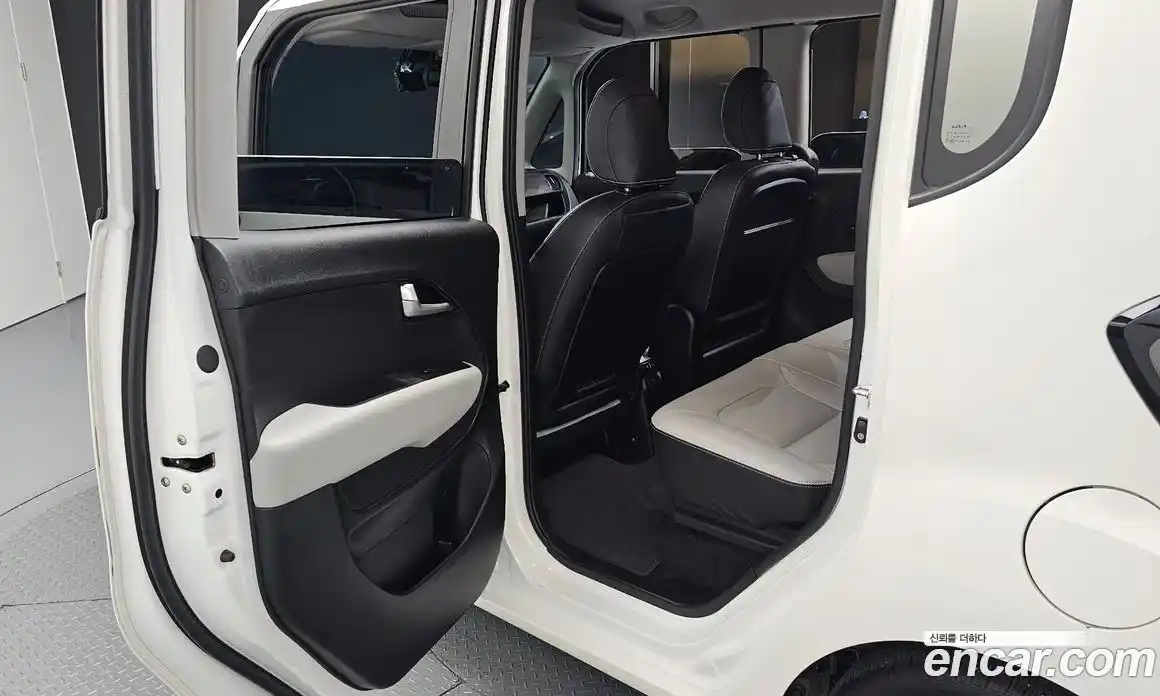 Kia Ray 2024 1.0 автомат (гидро), фото 18