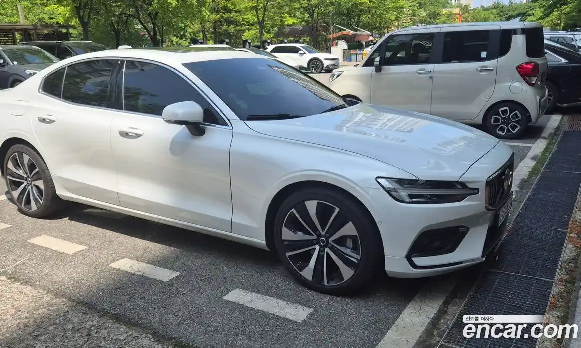 Volvo S60 2024 2.0 автомат (гидро), фото 19