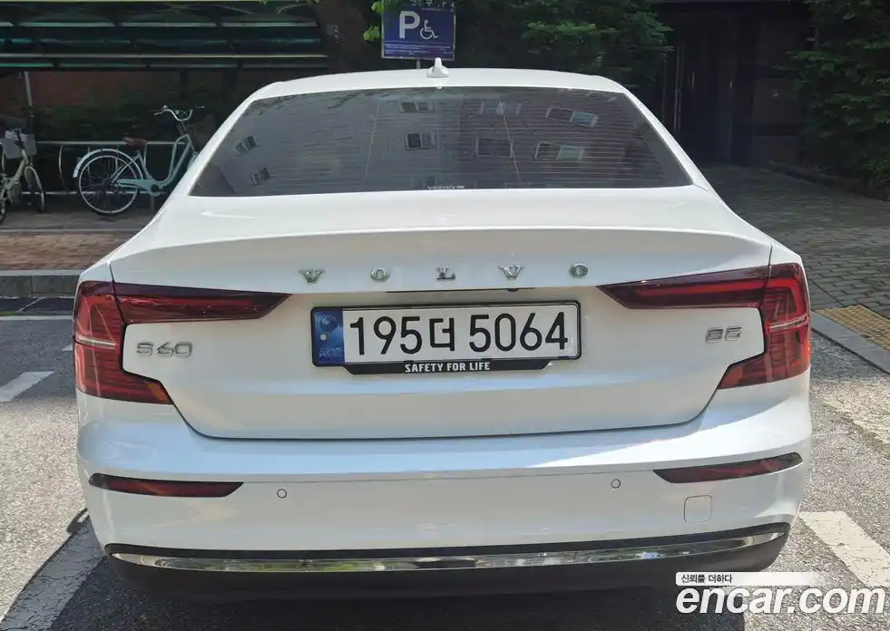 Volvo S60 2024 2.0 автомат (гидро), фото 4