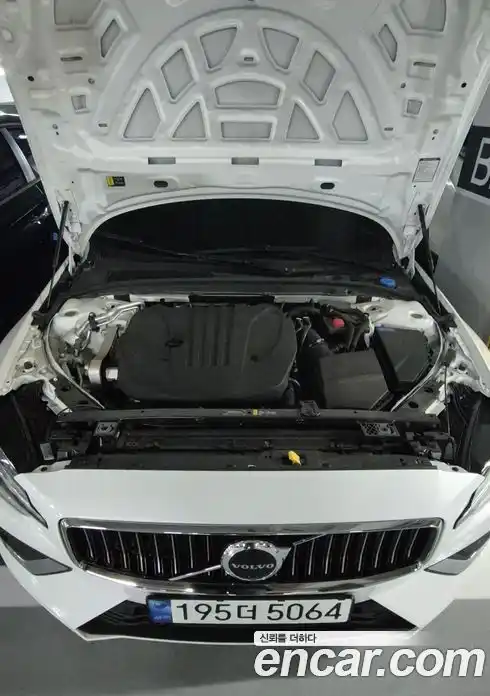 Volvo S60 2024 2.0 автомат (гидро), фото 6