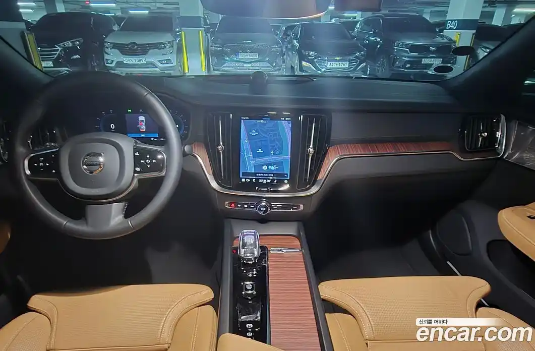 Volvo S60 2024 2.0 автомат (гидро), фото 9