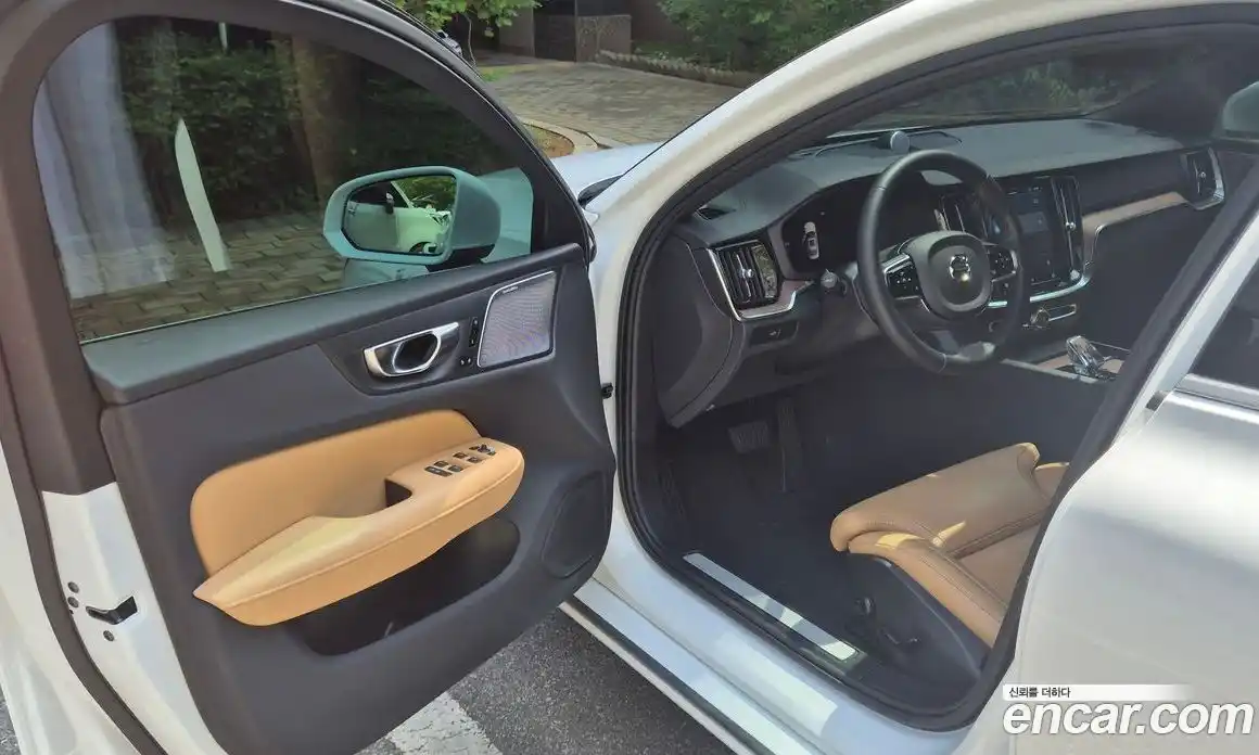 Volvo S60 2024 2.0 автомат (гидро), фото 10