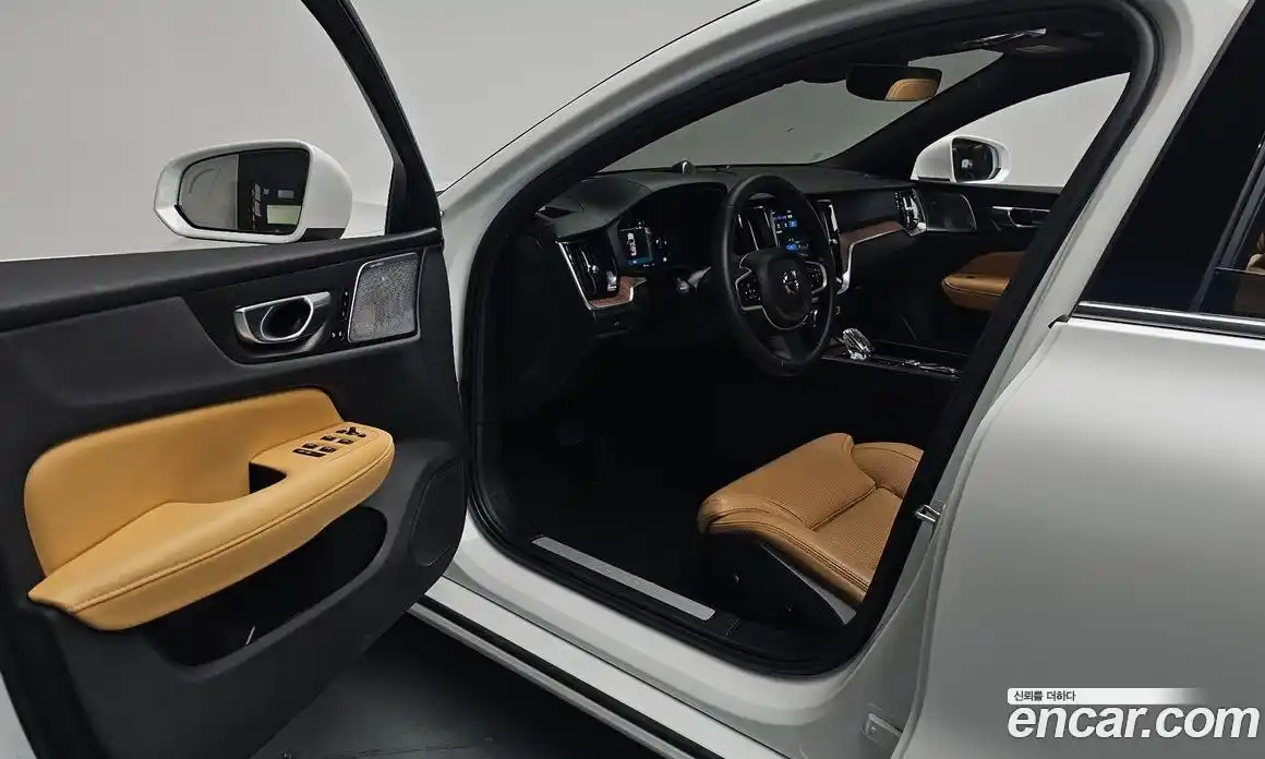 Volvo S60 2023 2.0 автомат (гидро), фото 12