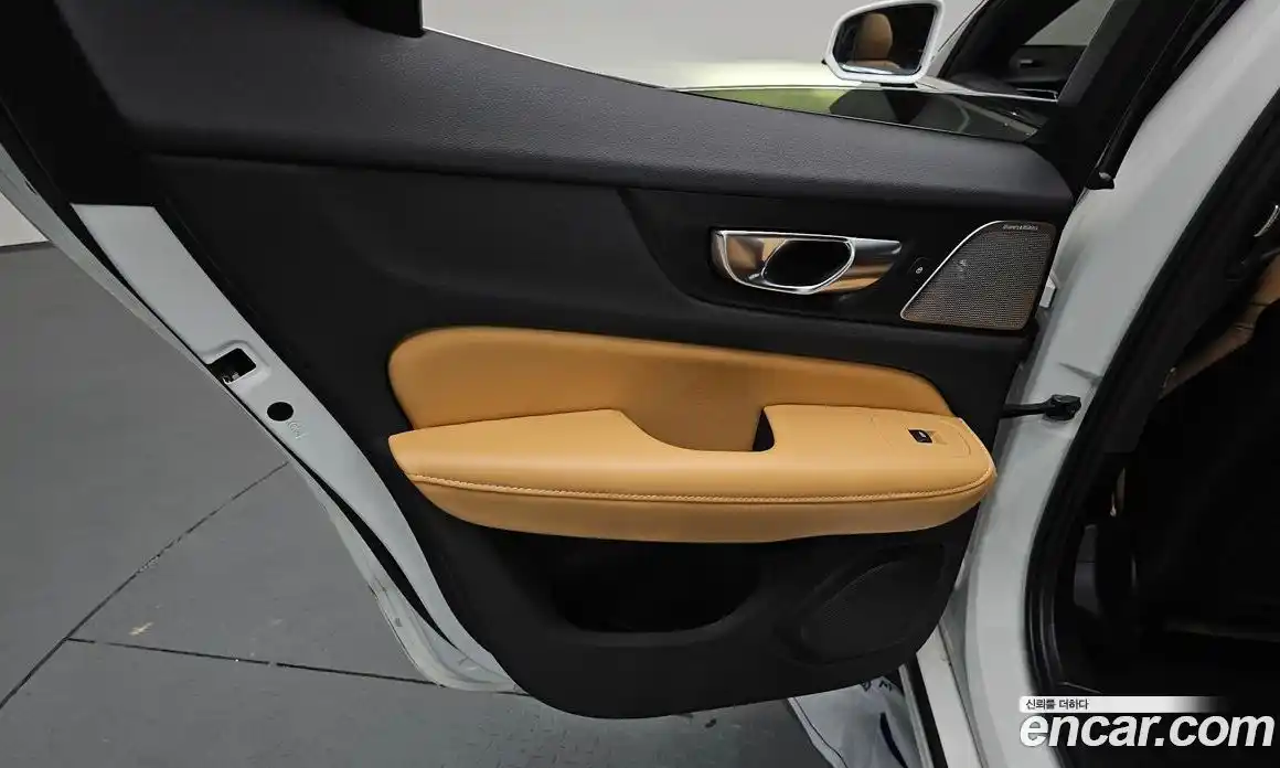 Volvo S60 2023 2.0 автомат (гидро), фото 14