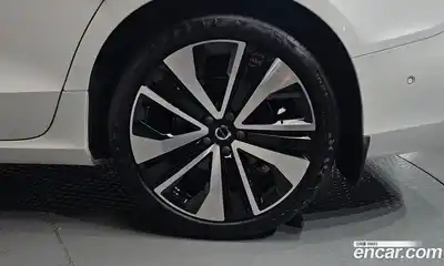 Volvo S60 2023 2.0 автомат (гидро), миниатюра 6