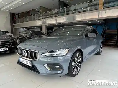 Volvo S60, 2023, 41 420 км