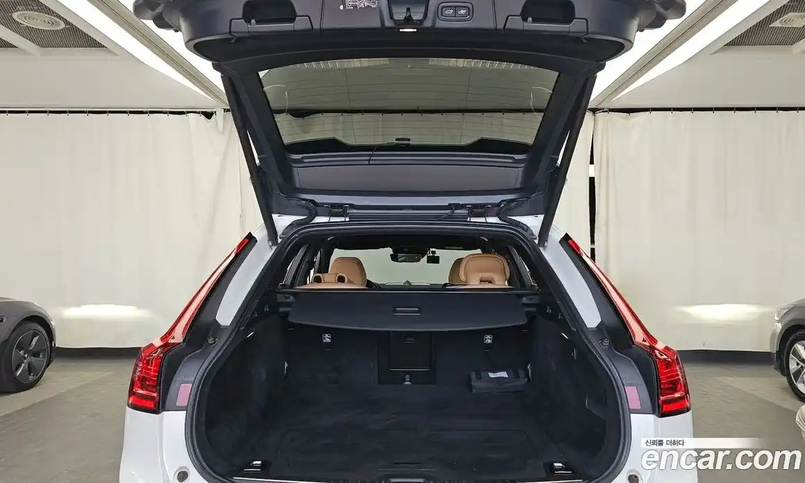 Volvo V90 2021 2.0 автомат (гидро), фото 26