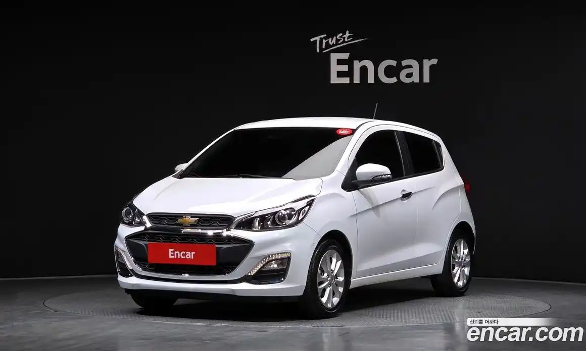 Chevrolet Spark 2018 1.0 автомат (гидро), фото 1