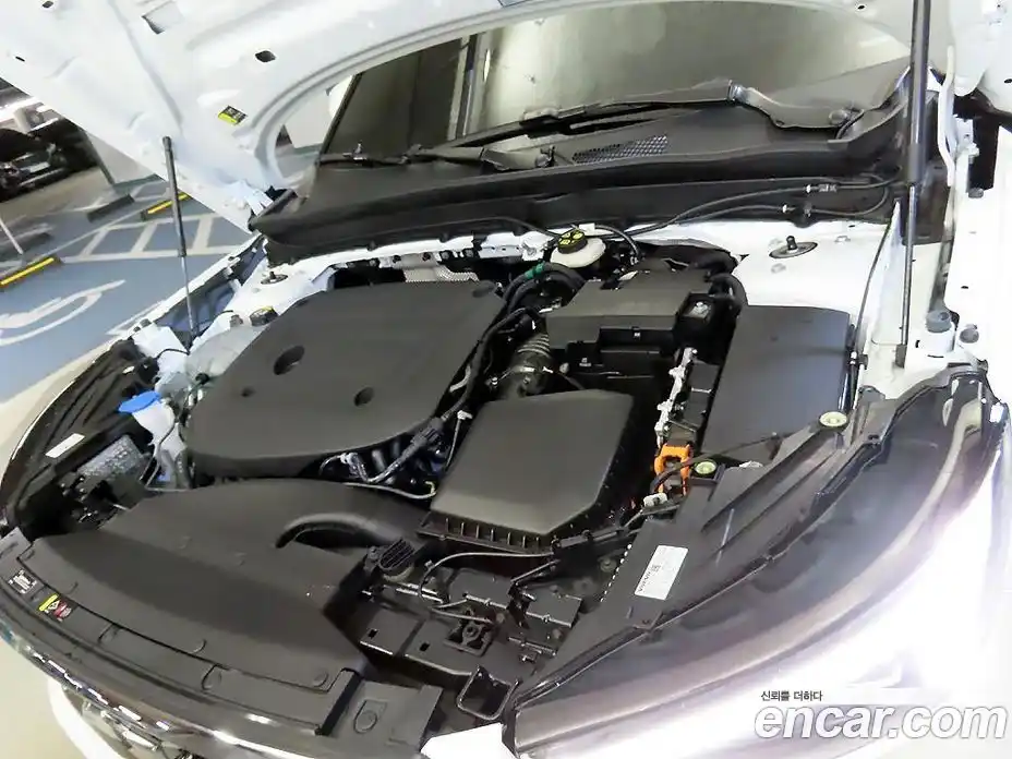 Volvo XC40 2026 2.0 автомат (гидро), фото 19