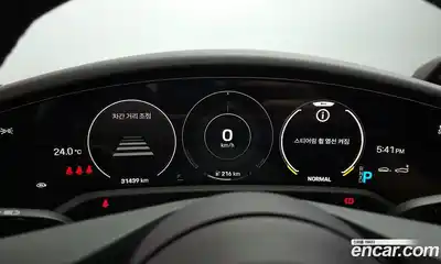 Porsche Taycan 2020 0.1 автомат (гидро), миниатюра 11