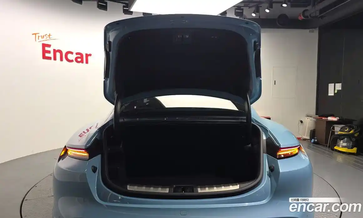 Porsche Taycan 2020 0.1 автомат (гидро), фото 32