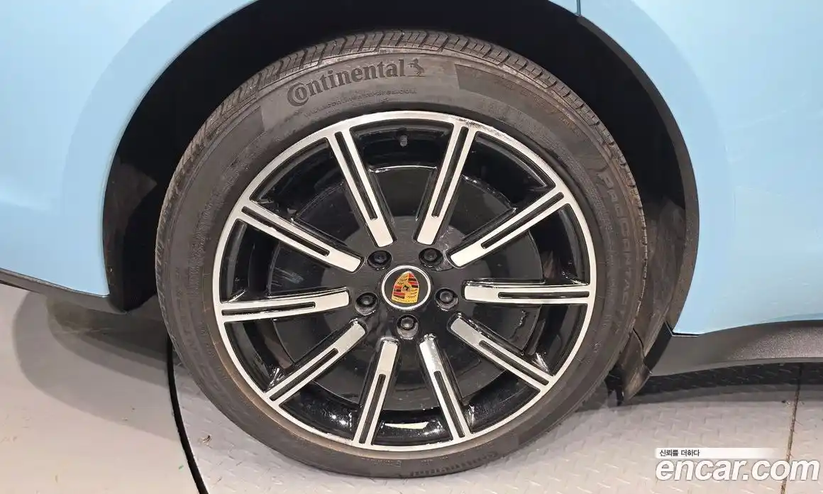 Porsche Taycan 2020 0.1 автомат (гидро), фото 5