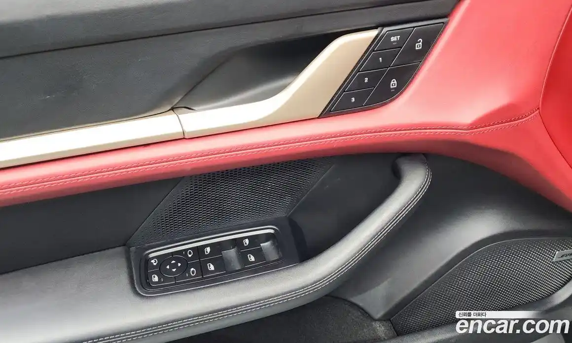 Porsche Taycan 2022 0.1 автомат (гидро), фото 25