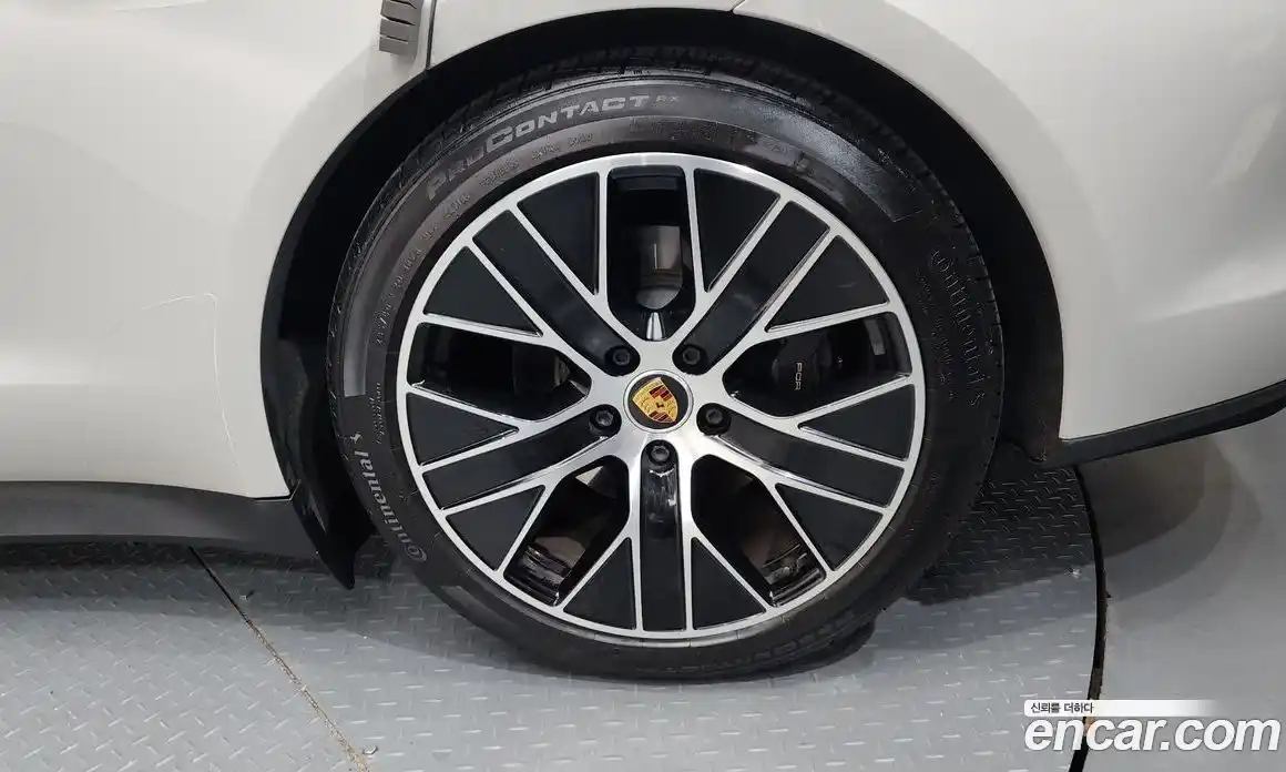 Porsche Taycan 2022 0.1 автомат (гидро), фото 7