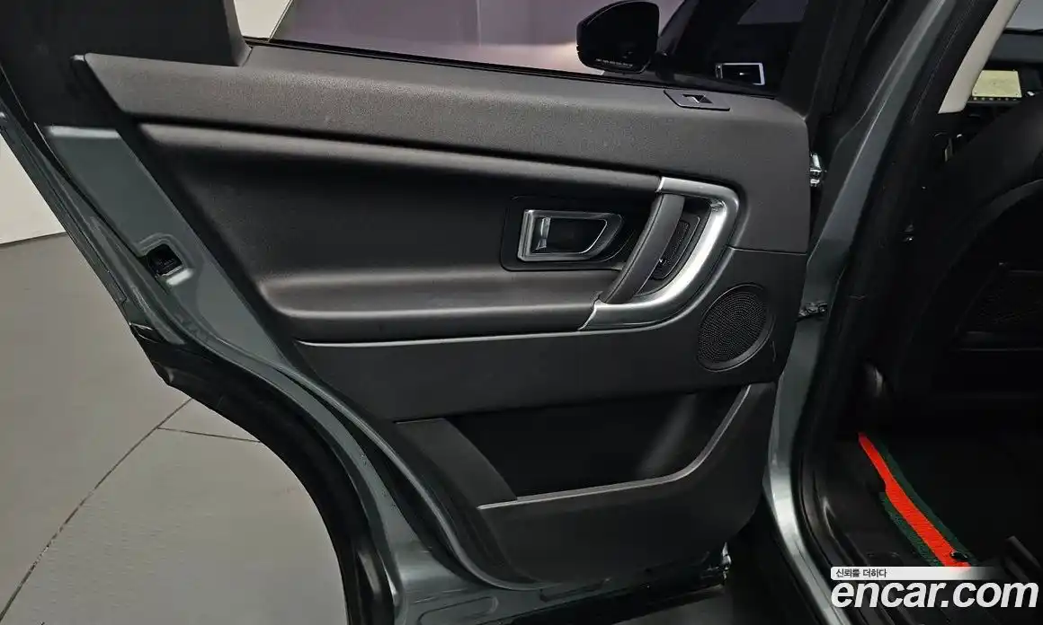 Land Rover Discovery Sport 2017 2.0 автомат (гидро), фото 14