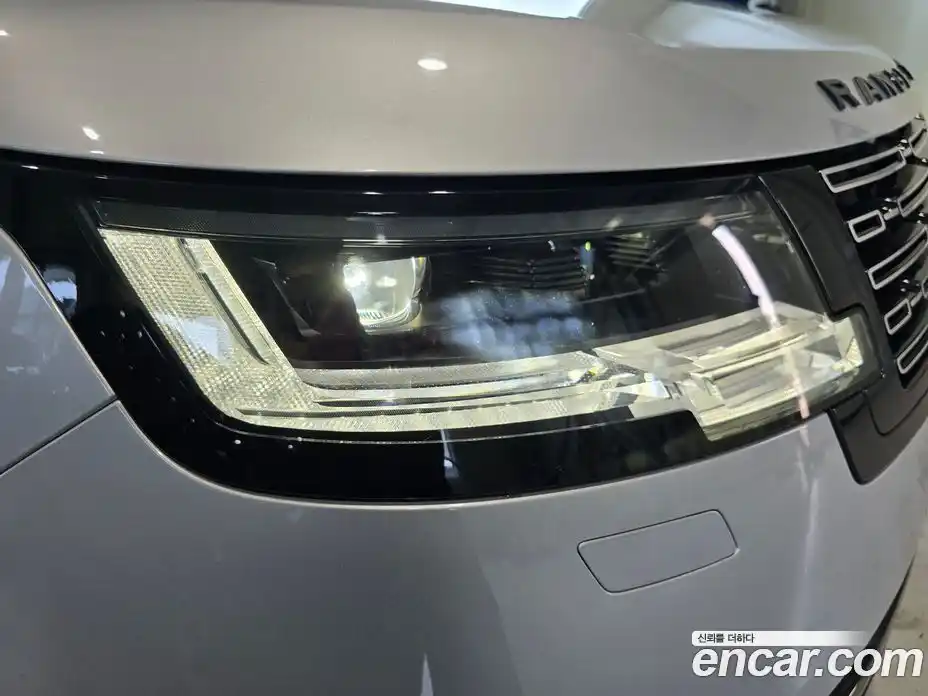 Land Rover Range Rover 2022 4.4 автомат (гидро), фото 19