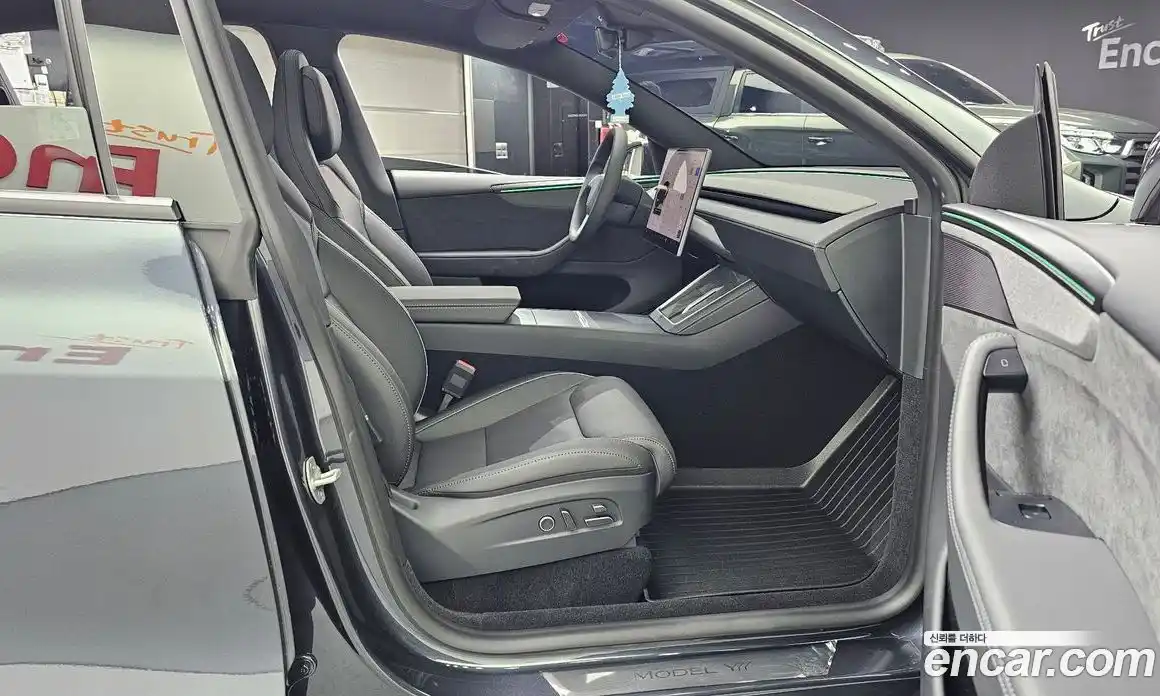 Tesla Model Y 2026 0.2 автомат (гидро), фото 15 Tesla Model Y 2026 0.2 автомат (гидро), фото 15