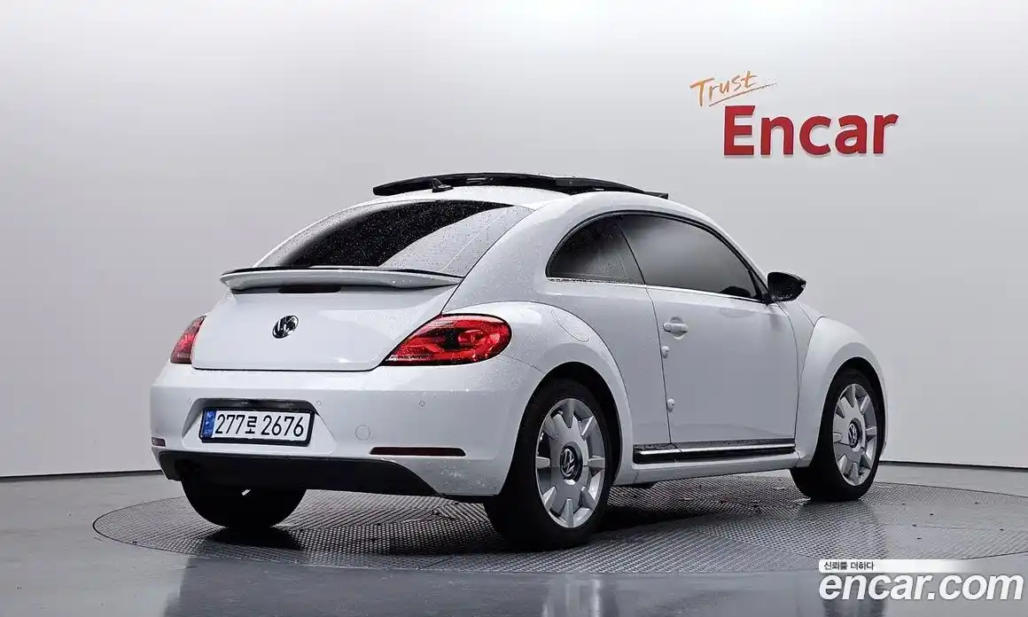 Volkswagen Beatle 2014 2.0 автомат (гидро), фото 2