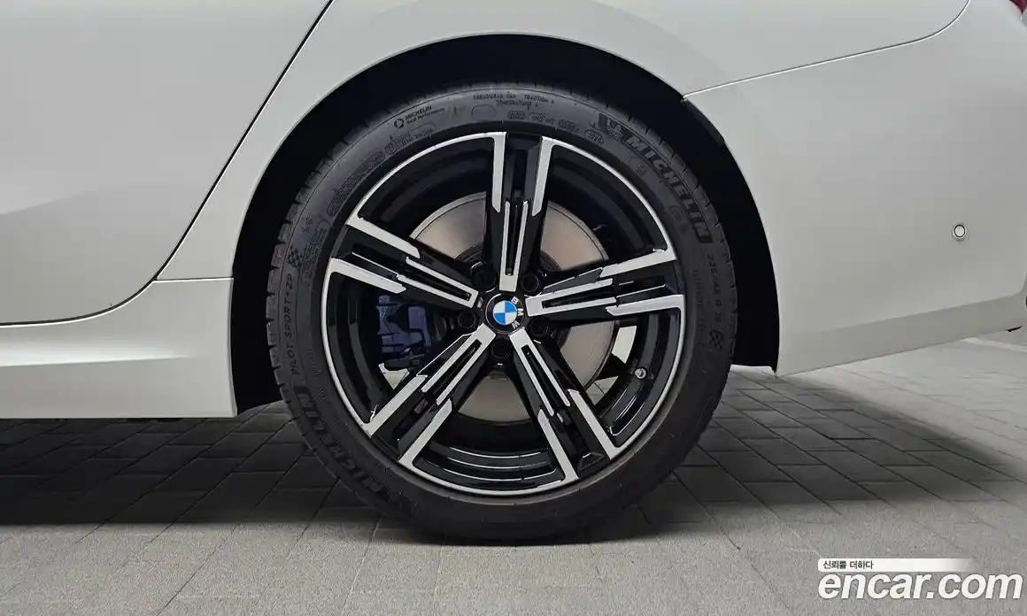 BMW 3 серия 2025 2.0 автомат (гидро), фото 7