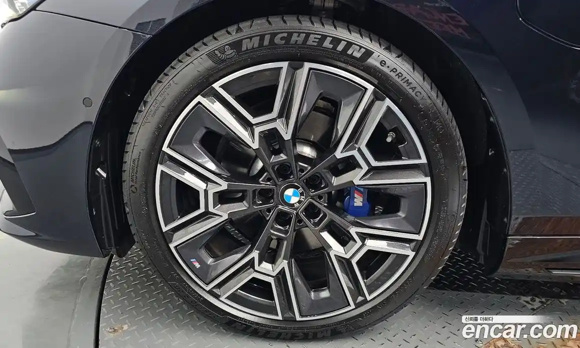 BMW 5 серия 2025 2.0 автомат (гидро), фото 4