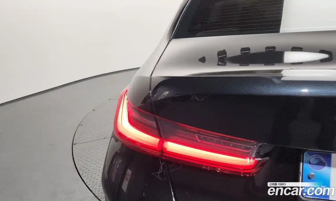 BMW 3 серия 2024 2.0 автомат (гидро), фото 9