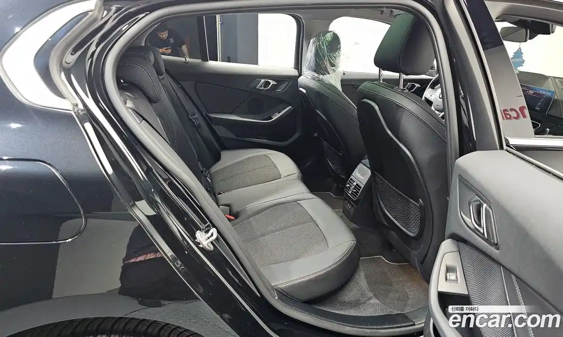 BMW 1 серия 2023 2.0 автомат (гидро), фото 17