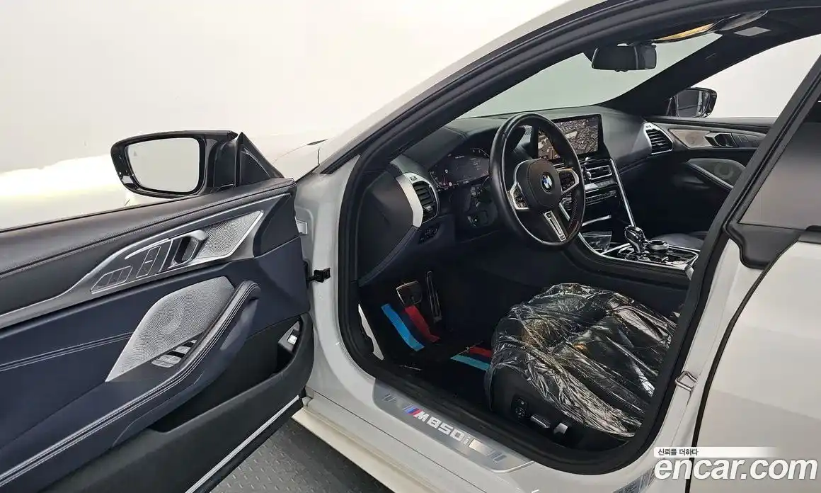 BMW 8 серия 2023 4.4 автомат (гидро), фото 13