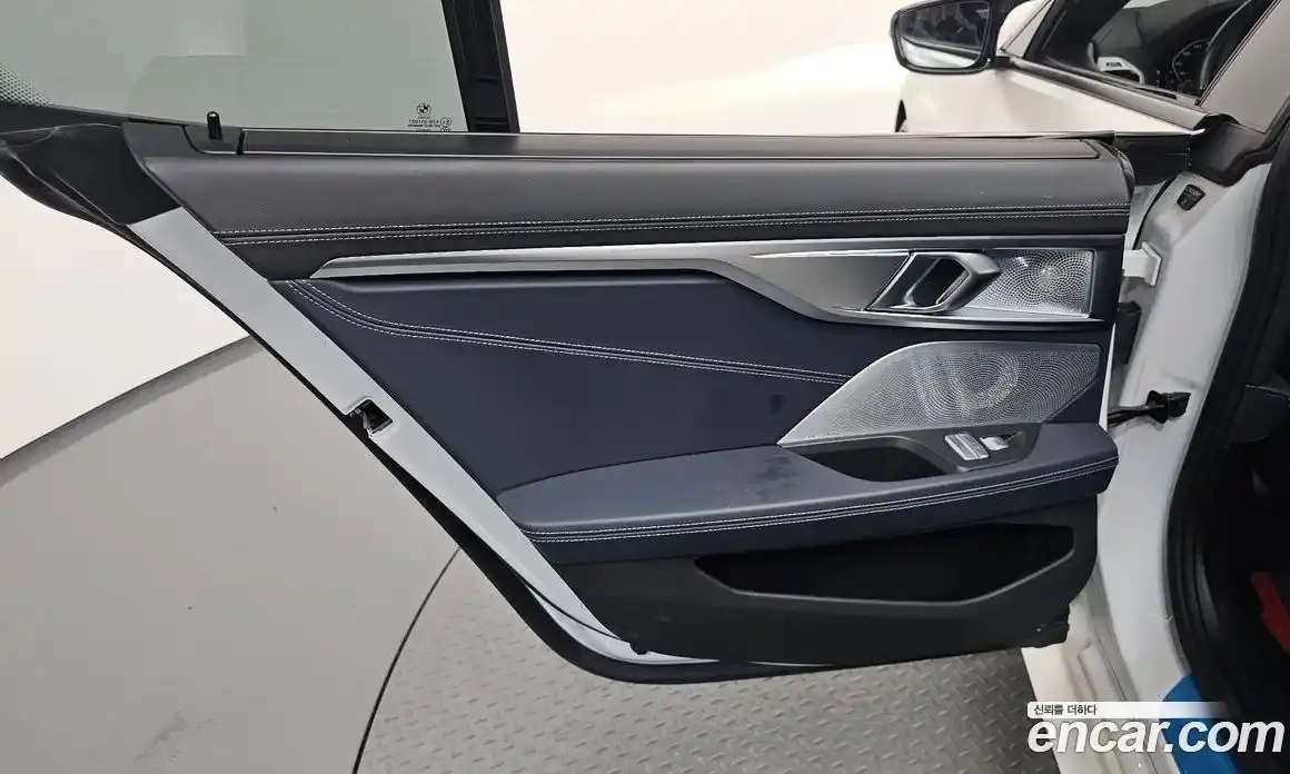 BMW 8 серия 2023 4.4 автомат (гидро), фото 15
