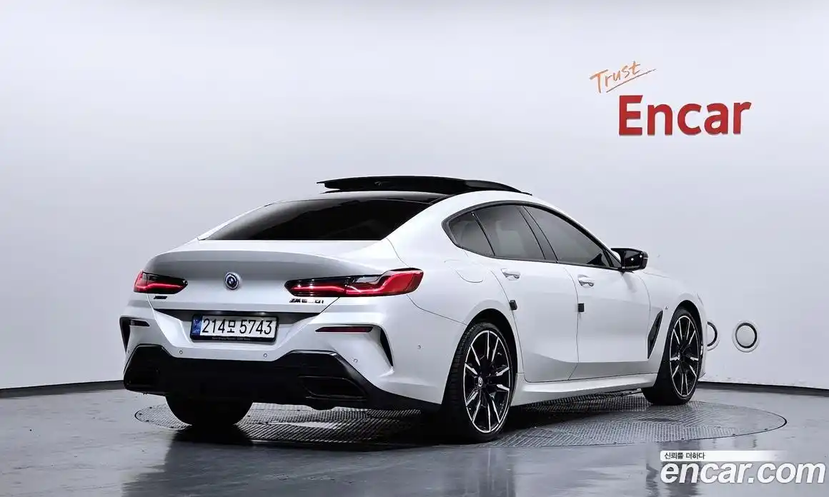 BMW 8 серия 2023 4.4 автомат (гидро), фото 2
