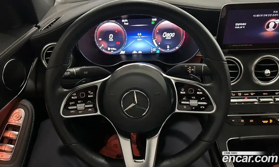 Mercedes-Benz GLC-Class 2023 2.0 гидро, фото 17