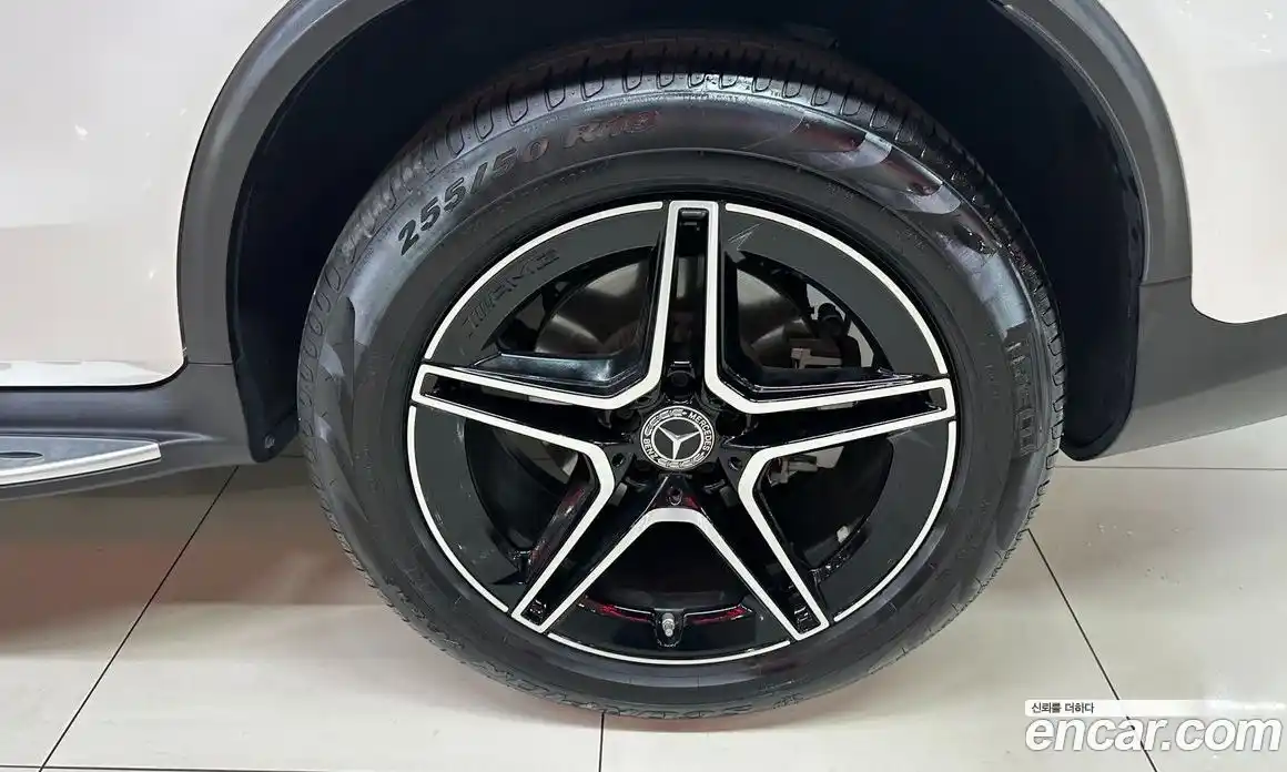 Mercedes-Benz GLC-Class 2023 2.0 гидро, фото 5