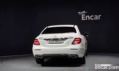 Mercedes-Benz E-Class 2018 2.0 автомат (гидро), миниатюра 4