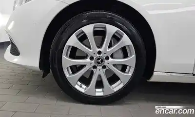 Mercedes-Benz E-Class 2018 2.0 автомат (гидро), миниатюра 5