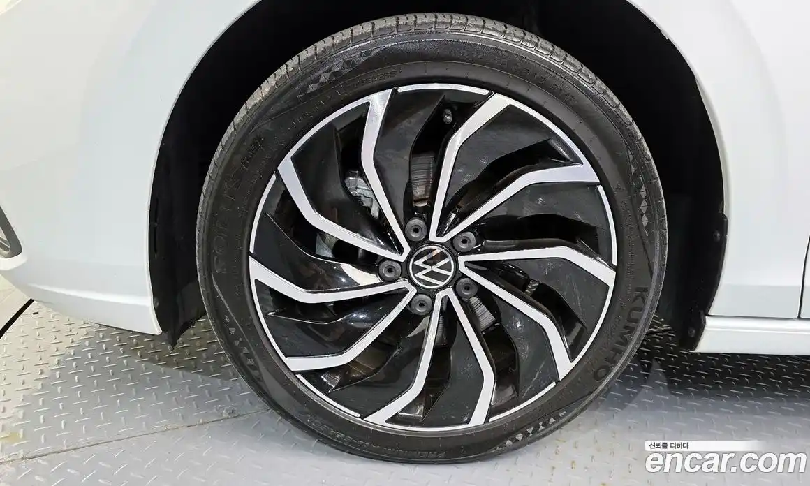 Volkswagen Golf 2022 2.0 автомат (гидро), фото 5