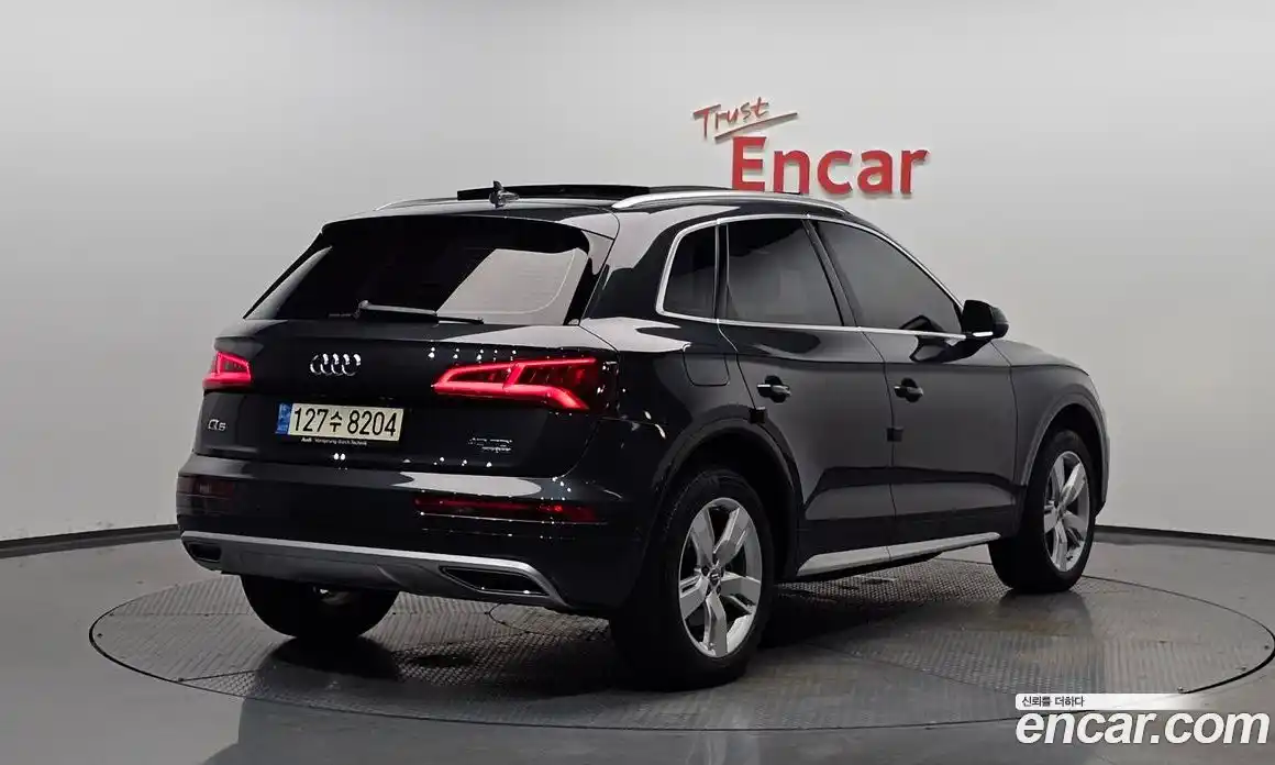 Audi Q5 2020 2.0 автомат (гидро), фото 1