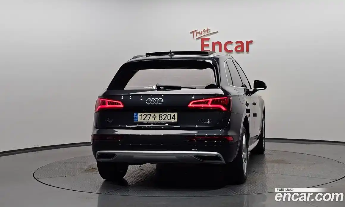 Audi Q5 2020 2.0 автомат (гидро), фото 3