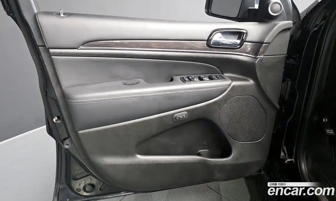Jeep Cherokee 2019 3.6 автомат (гидро), фото 14