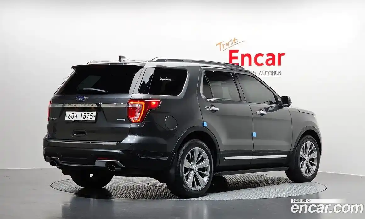 Ford Explorer 2018 2.3 автомат (гидро), фото 2