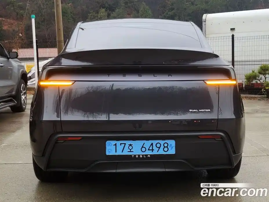 Tesla Model Y 2025 автомат (гидро), фото 4 Tesla Model Y 2025 автомат (гидро), фото 4