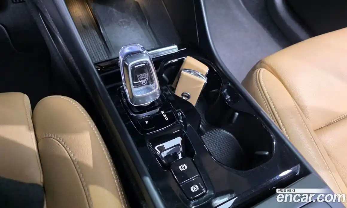Volvo XC40 2020 2.0 автомат (гидро), фото 12