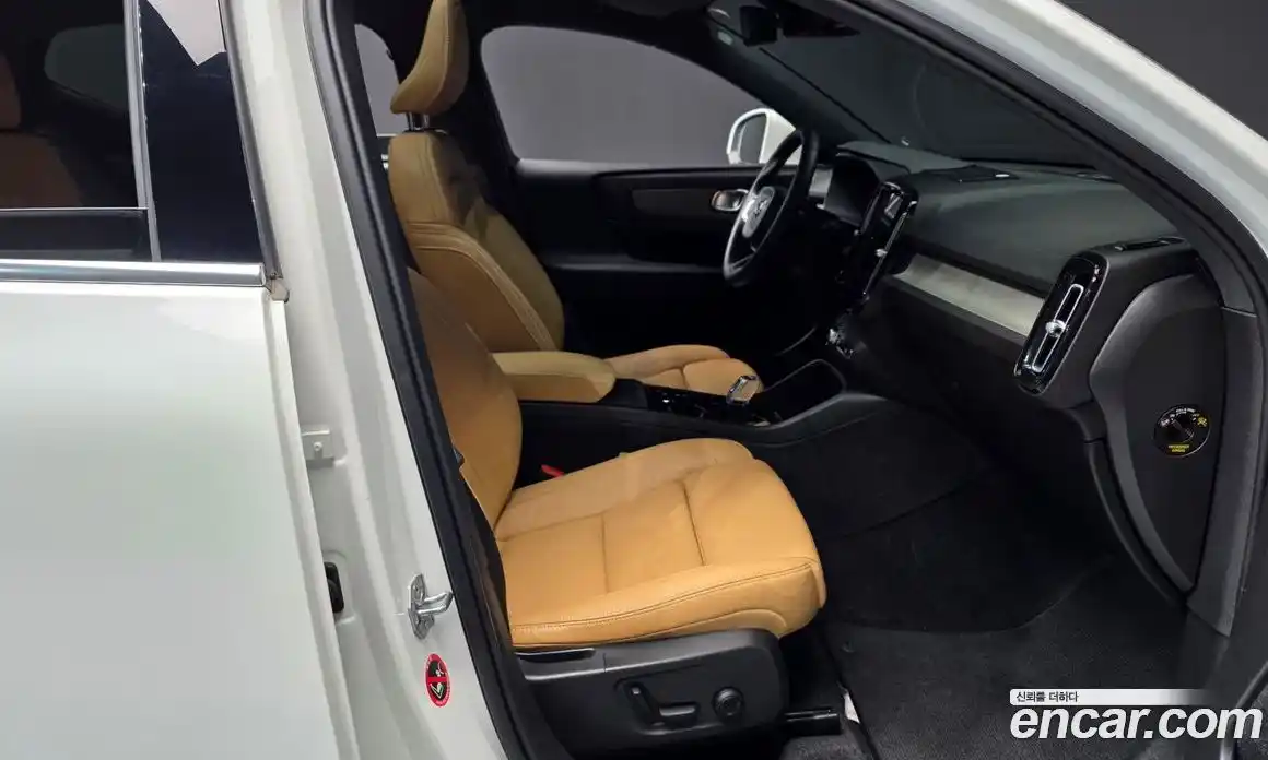 Volvo XC40 2020 2.0 автомат (гидро), фото 17