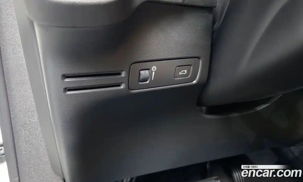 Volvo XC40 2020 2.0 автомат (гидро), фото 30