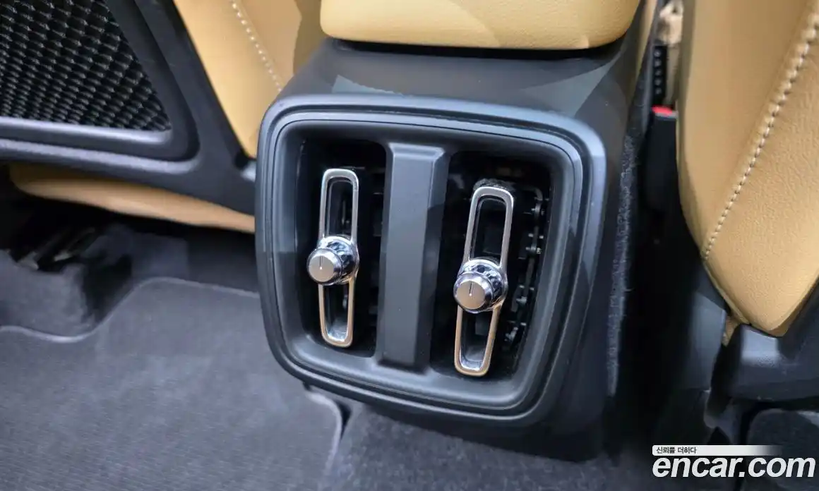 Volvo XC40 2020 2.0 автомат (гидро), фото 38